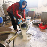 奶業(yè)困局，路在何方？