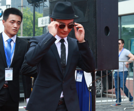 經(jīng)濟學(xué)家站臺互金身價幾何 多位明星學(xué)者卷入風波