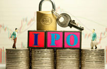 鼓勵(lì)持股滿三年的原有股東將部分老股向投資者轉(zhuǎn)讓，轉(zhuǎn)讓后，公司實(shí)際控制人不得發(fā)生變更。

 　　嘉實(shí)財(cái)富管理有限公司財(cái)富管理總監(jiān)吳妙娟：老股轉(zhuǎn)讓也是一個(gè)亮點(diǎn)，而不是像以前僅僅是發(fā)行新股。對(duì)股價(jià)做出穩(wěn)定的要求，對(duì)中小投資者利益有比較好的保護(hù)作用。