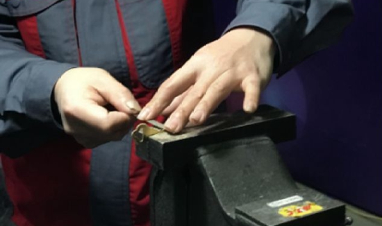 徒手配鑰匙、冰火焊鋼管&hellip;&hellip;這些航天工匠們的超群技藝令人嘆服！