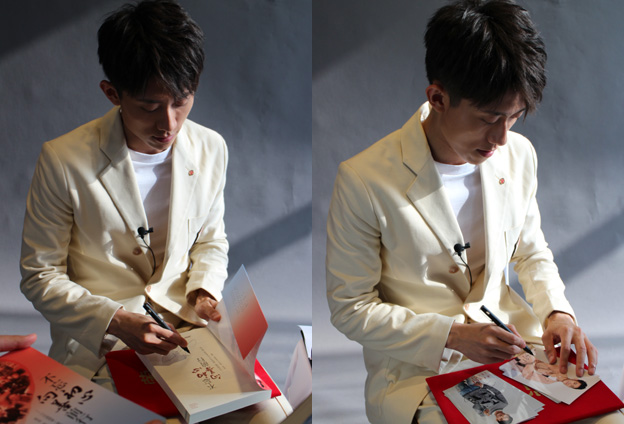 一個人最重要的素質其實就是認清自己，不管多么的成功，不要忘記自己的初心，這是最重要的。