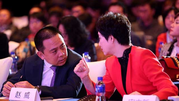 華夏幸福產(chǎn)業(yè)發(fā)展集團(tuán)總裁趙威、《英才》雜志社社長(zhǎng)宋立新現(xiàn)場(chǎng)交流