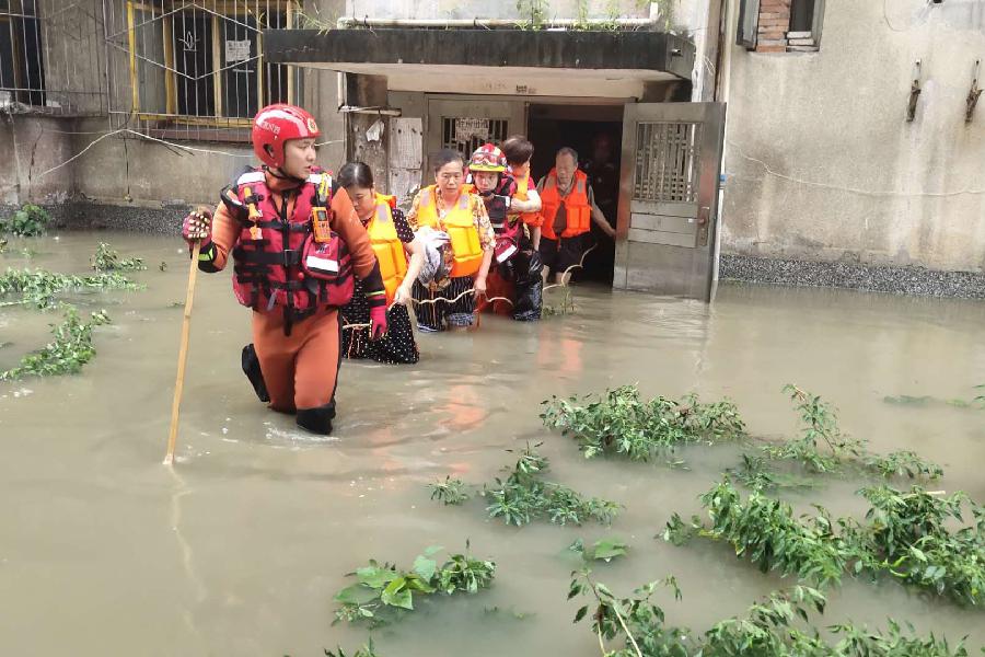 他們，為了誰？