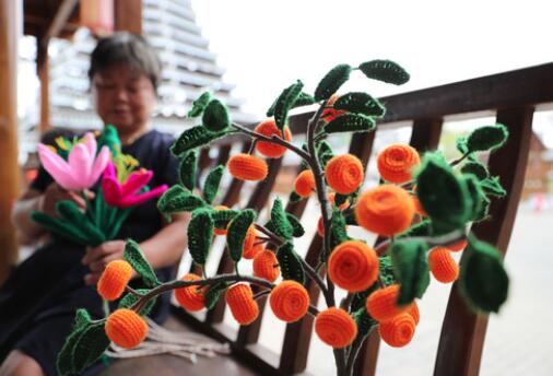撐起防貧傘，擋住風(fēng)和雨