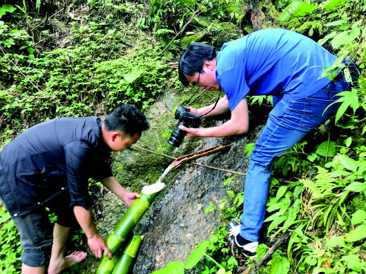 我為脫貧攻堅&ldquo;留影&rdquo; 一個記者在苗寨的蹲點(diǎn)筆記
