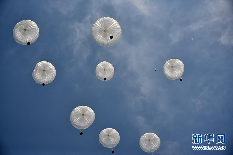 (圖文互動)(3)空軍空降兵組織首次空降機(jī)步營全要素空降作戰(zhàn)演練