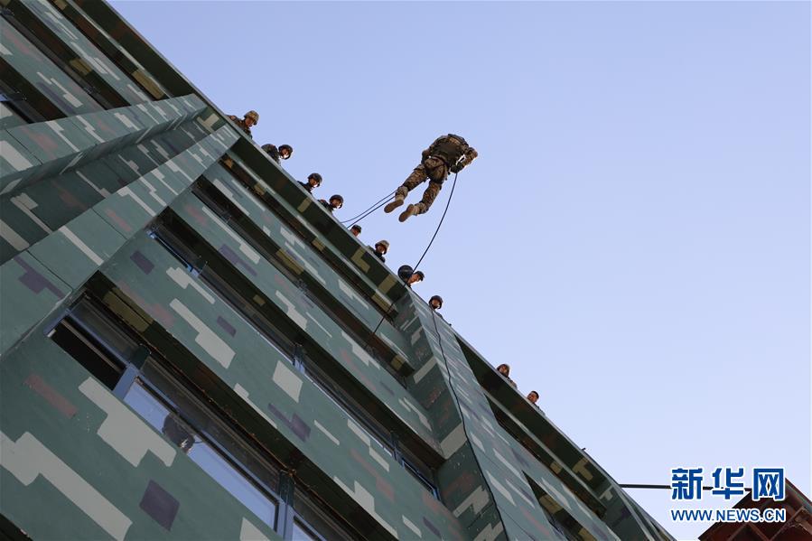 (軍事)(3)中吉“合作-2019”聯(lián)合反恐演練開展聯(lián)合訓(xùn)練