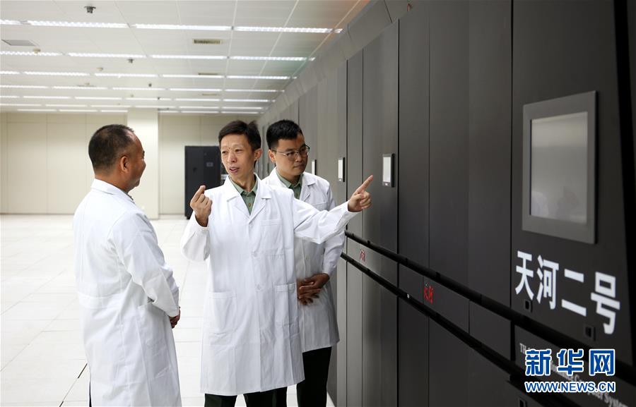 （圖文互動）（8）為了&ldquo;中國號&rdquo;巨輪揚帆遠航&mdash;&mdash;中國共產(chǎn)黨領(lǐng)導下的人民軍隊忠于祖國、服務人民啟示錄