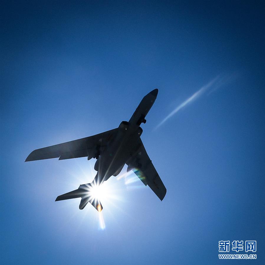 (圖文互動(dòng))(3)掠海巡天鑄鐵拳——空軍“模范轟炸機(jī)大隊(duì)”履行新時(shí)代使命任務(wù)記事