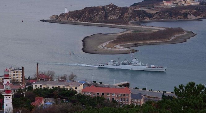 贊！網(wǎng)友俯拍解放軍旅順軍港