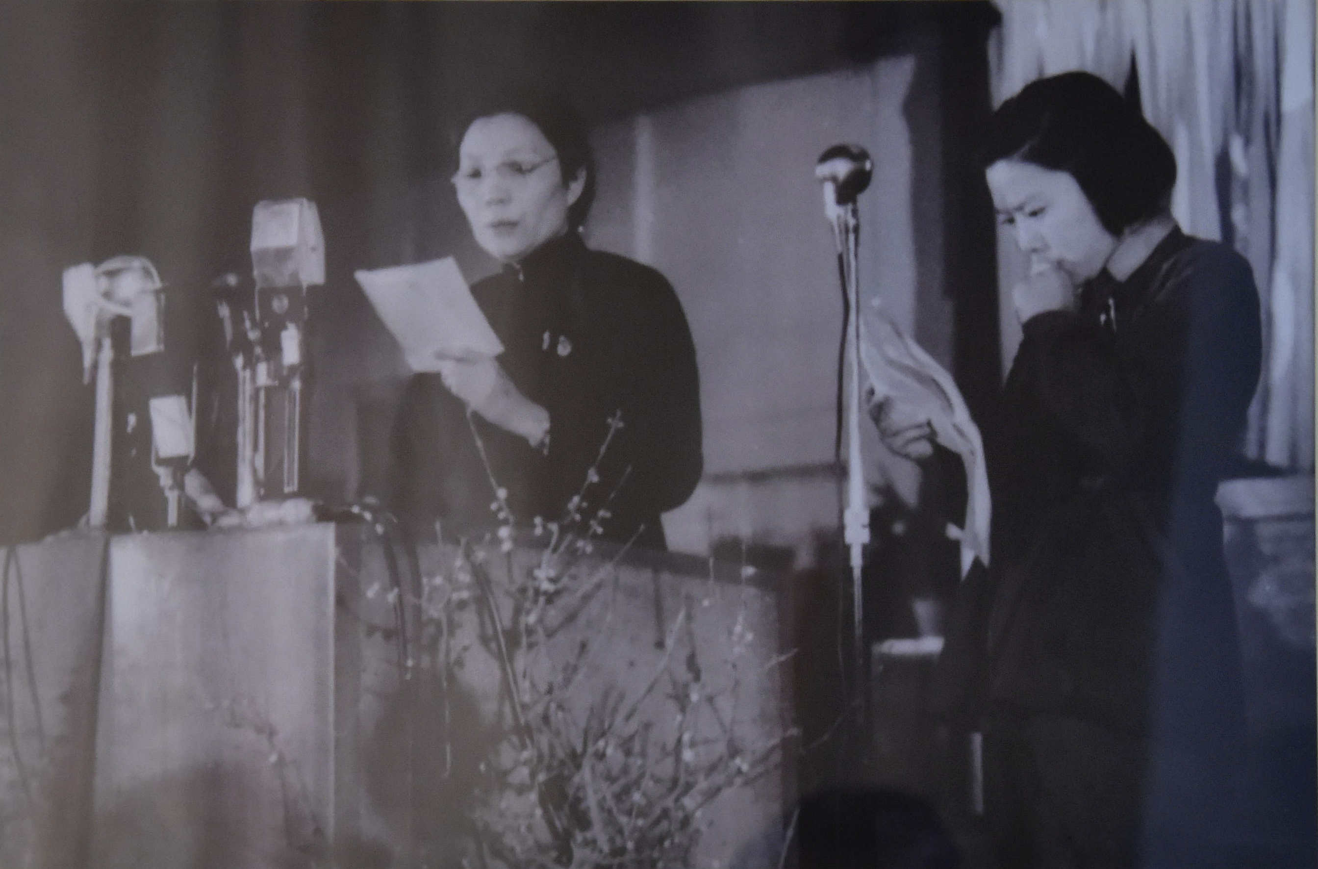 廣播無可借助，只能憑聲音抓住聽眾的注意力。你的聲音讓聽眾永遠忘不了，這是播音員的本事，也是職責。