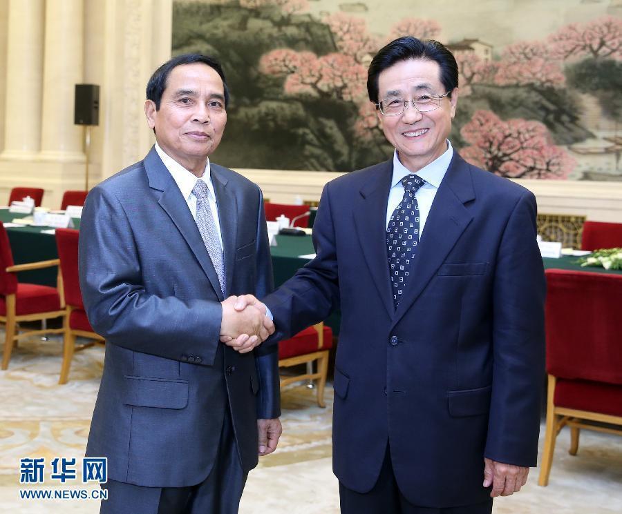 7月7日，中共中央書(shū)記處書(shū)記、中央紀(jì)委副書(shū)記趙洪祝在北京同老撾人民革命黨中央政治局委員、中央紀(jì)委書(shū)記、政府副總理本通率領(lǐng)的老撾人民革命黨代表團(tuán)舉行工作會(huì)談。新華社記者 姚大偉 攝 