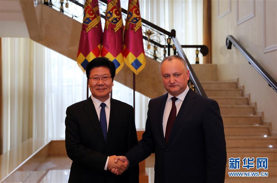 （XHDW）（1）摩爾多瓦總統(tǒng)多東、總理菲利普會見張春賢