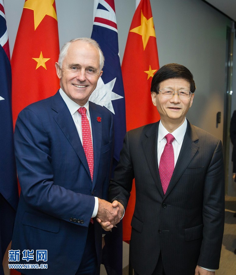 4月21日，正在澳大利亞訪問的中共中央政治局委員、中央政法委書記孟建柱（右）在悉尼會見澳總理特恩布爾。 新華社發(fā)（朱宏業(yè)攝） 