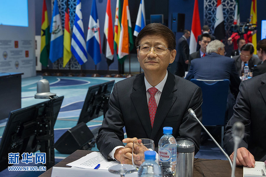 5月24日，在俄羅斯扎維多沃，中共中央政治局委員、中央政法委書記孟建柱出席國際安全事務(wù)高級代表會議。 5月24日，中共中央政治局委員、中央政法委書記孟建柱在俄羅斯出席國際安全事務(wù)高級代表會議，就加強國際執(zhí)法安全合作、防范打擊恐怖主義作主旨發(fā)言。來自95個國家和國際組織的代表參加會議。新華社記者白雪騏攝