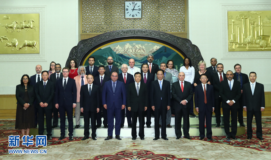 6月7日，中共中央政治局常委、中央書記處書記劉云山在北京會(huì)見金磚國(guó)家媒體高端論壇的媒體代表。新華社記者 謝環(huán)馳 攝