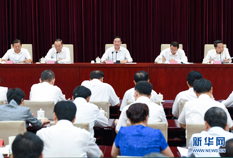 7月28日，中宣部在北京召開全國宣傳部長專題工作會議，學(xué)習(xí)貫徹習(xí)近平總書記在省部級主要領(lǐng)導(dǎo)干部專題研討班上的重要講話精神。中共中央政治局委員、中央書記處書記、中宣部部長劉奇葆出席會議并講話。新華社記者張領(lǐng)攝