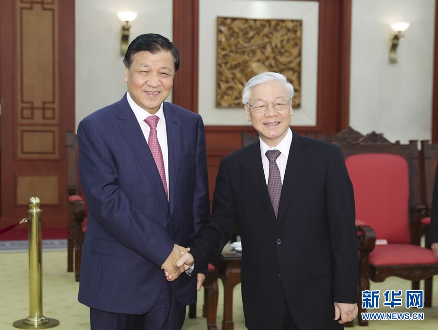 應(yīng)越南共產(chǎn)黨邀請(qǐng)，中共中央政治局常委、中央書記處書記劉云山9月18日至19日對(duì)越南進(jìn)行正式訪問。這是9月18日，劉云山在河內(nèi)會(huì)見越共中央總書記阮富仲。 新華社記者 丁林 攝