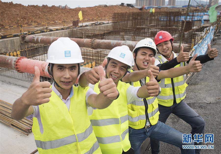 (新時(shí)代奮斗者·圖文互動(dòng))(4)當(dāng)一群“90后”與工地相遇——記奮戰(zhàn)在軍運(yùn)會(huì)工地上的90后新農(nóng)民工
