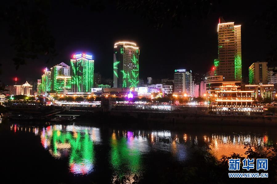 (在習(xí)近平新時(shí)代中國特色社會主義思想指引下·慶祝改革開放40周年·綠色發(fā)展·圖文互動)(5)治水·護(hù)水·興水——綠色發(fā)展之“水”的故事