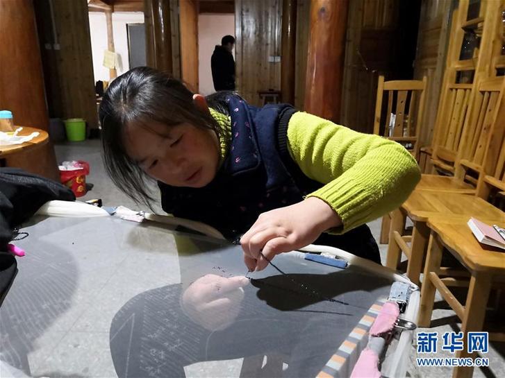 （新春走基層&middot;圖文互動(dòng)）（3）八平方米&ldquo;蝸居&rdquo;變身苗家客棧&mdash;&mdash;苗家&ldquo;花姐&rdquo;的脫貧故事