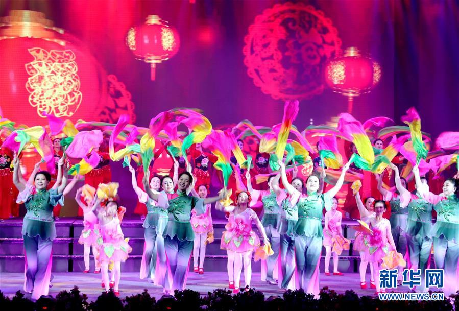 （在習(xí)近平新時代中國特色社會主義思想指引下&mdash;&mdash;新時代新作為新篇章&middot;圖文互動）（2）歡樂的&ldquo;精氣神兒&rdquo;從哪來？&mdash;&mdash;&ldquo;東北小延安&rdquo;用&ldquo;文化密鑰&rdquo;解鎖基層治理