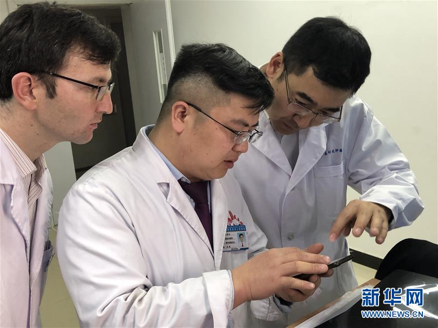 （圖文互動）（4）沙漠邊緣迎來了&ldquo;國家醫(yī)療隊(duì)&rdquo;