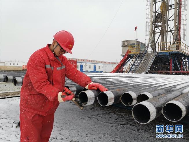 （走基層 聽民聲&middot;圖文互動）（2）&ldquo;條件進(jìn)步了，好作風(fēng)沒變&rdquo;&mdash;&mdash;記者夜守大慶油田1205鉆井隊(duì)