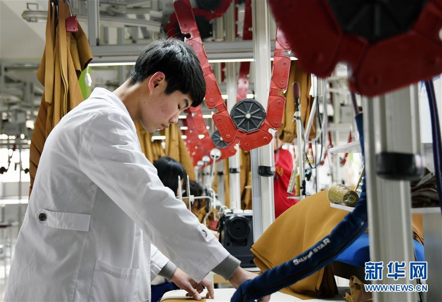 （新華全媒頭條&middot;圖文互動(dòng)）（5）從&ldquo;來樣加工&rdquo;到為全球&ldquo;量體裁衣&rdquo;&mdash;&mdash;透過&ldquo;迪尚之路&rdquo;看新舊動(dòng)能轉(zhuǎn)換