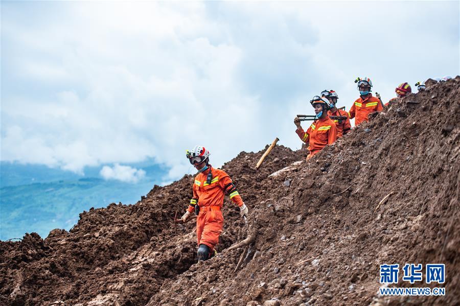 （新華全媒頭條&middot;圖文互動）（3）有一絲希望，就盡百倍努力&mdash;&mdash;貴州水城&ldquo;7&middot;23&rdquo;特大山體滑坡72小時救援紀(jì)實(shí)