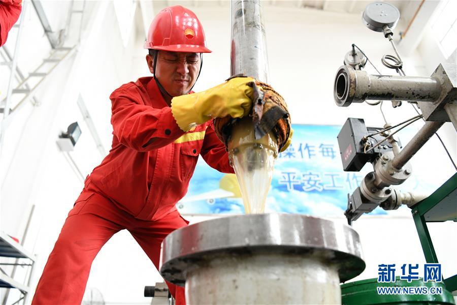 （新華全媒頭條&middot;圖文互動(dòng)）（12）百年油田正青春&mdash;&mdash;記新時(shí)代大慶精神大慶人