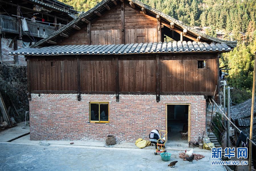 （決戰(zhàn)決勝脫貧攻堅(jiān)&middot;圖文互動(dòng)）（2）歷史性告別&ldquo;人畜混居&rdquo; 貴州7萬余戶山民&ldquo;新家&rdquo;迎新年