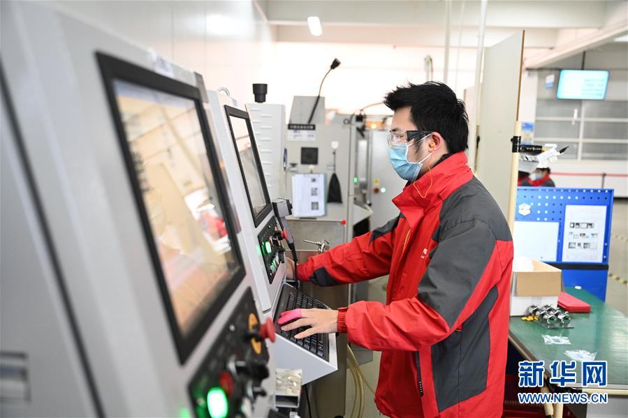 （來自經(jīng)濟(jì)前沿的故事&middot;企業(yè)復(fù)工復(fù)產(chǎn)&middot;圖文互動(dòng)）（7）&ldquo;危機(jī)中發(fā)現(xiàn)新商機(jī)&rdquo;&mdash;&mdash;中國(guó)科技制造企業(yè)復(fù)工復(fù)產(chǎn)觀察