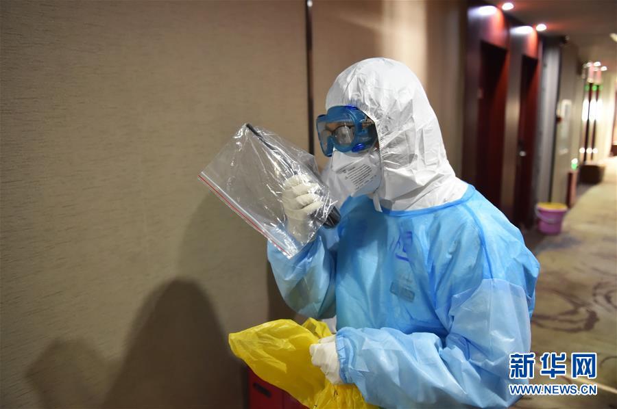 (聚焦疫情防控·圖文互動)(8)“感恩每一位‘不曾謀面’的醫(yī)護人員”——探訪返京人員醫(yī)學(xué)集中隔離觀察點