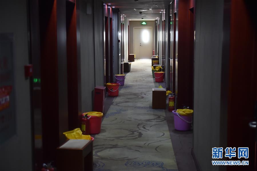 (聚焦疫情防控·圖文互動)(10)“感恩每一位‘不曾謀面’的醫(yī)護人員”——探訪返京人員醫(yī)學(xué)集中隔離觀察點