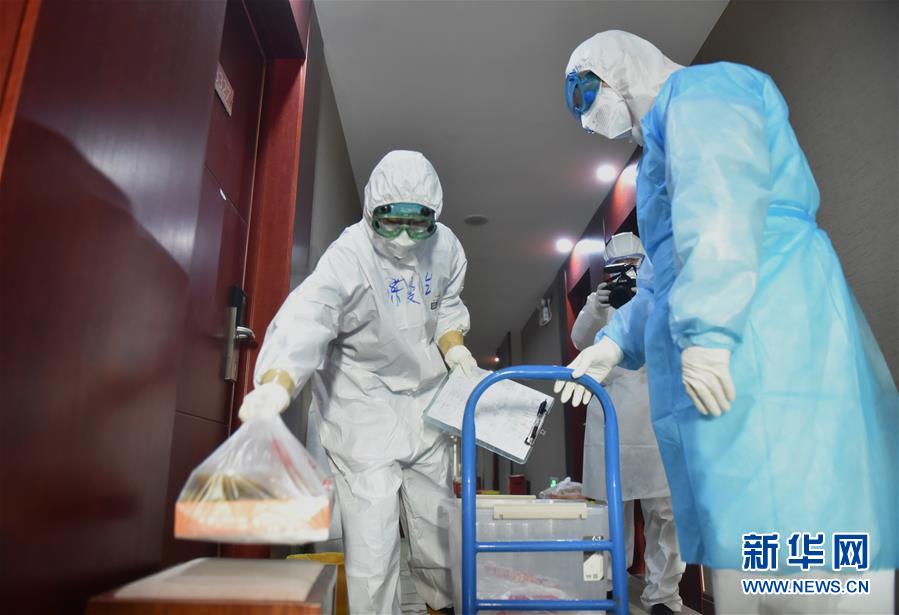 (聚焦疫情防控·圖文互動)(3)“感恩每一位‘不曾謀面’的醫(yī)護人員”——探訪返京人員醫(yī)學(xué)集中隔離觀察點