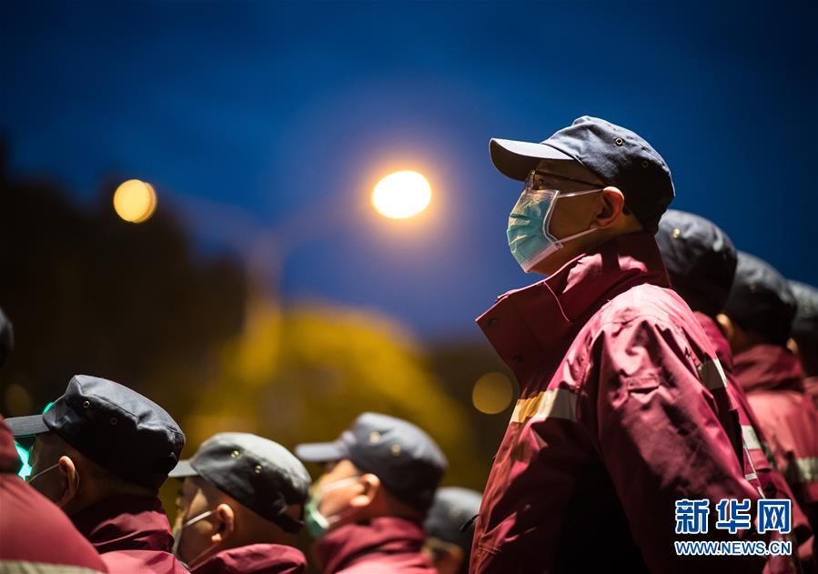 （新華全媒頭條&middot;圖文互動）（12）最美逆行者，武漢永遠記得你！&mdash;&mdash;首批援鄂醫(yī)療隊返程紀實