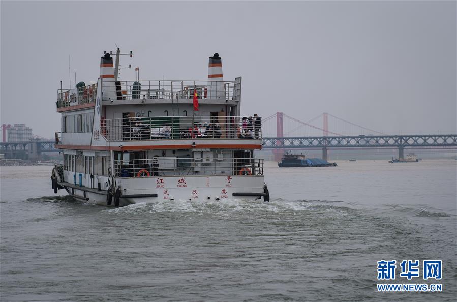 （新華全媒頭條&middot;圖文互動(dòng)）（13）武漢重啟，不負(fù)春天&mdash;&mdash;寫在武漢&ldquo;解封&rdquo;之際