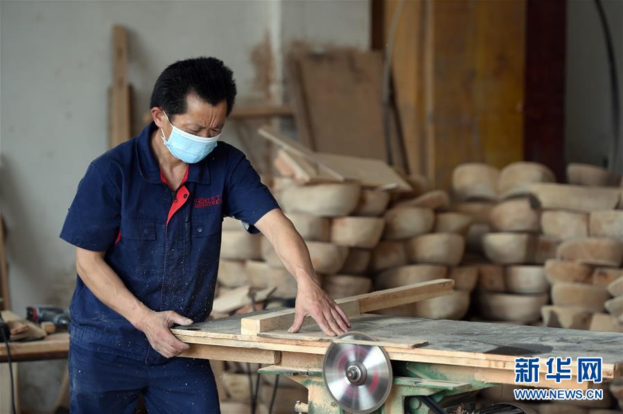  （新華全媒頭條&middot;圖文互動）（5）青春，在希望的田野上&mdash;&mdash;大別山區(qū)尋訪&ldquo;城歸&rdquo;大學(xué)畢業(yè)生
