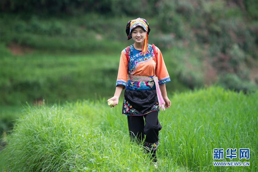 （新華全媒頭條&middot;走向我們的小康生活&middot;圖文互動）（4）那山，那人，那苗寨&mdash;&mdash;十八洞村三代人的奮斗史