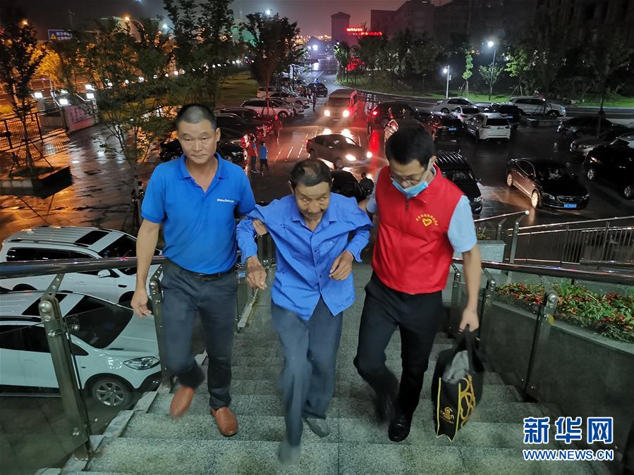 （防汛抗洪&middot;圖文互動(dòng)）（3）洪水來襲，銅鑼聲在千年古鎮(zhèn)的雨夜響起