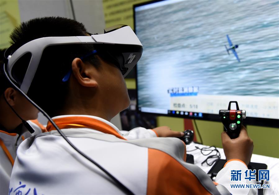 (新華全媒頭條·圖文互動)(15)“美麗的中國夢屬于你們”——以習(xí)近平同志為核心的黨中央關(guān)心少年兒童工作紀實