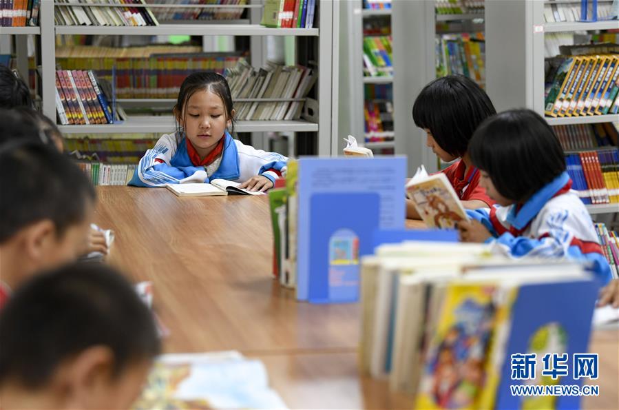 （新華全媒頭條&middot;走向我們的小康生活&middot;圖文互動(dòng)）（17）23萬(wàn)人的命運(yùn)轉(zhuǎn)折&mdash;&mdash;我國(guó)最大易地生態(tài)移民安置區(qū)的脫貧密碼