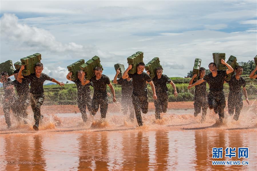 （圖文互動(dòng)）（1）守護(hù)平安的&ldquo;鋼刀傳人&rdquo;&mdash;&mdash;記武警云南總隊(duì)某支隊(duì)機(jī)動(dòng)一中隊(duì)