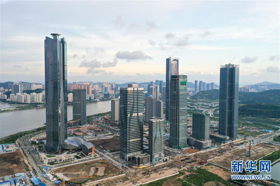 (在習(xí)近平新時(shí)代中國(guó)特色社會(huì)主義思想指引下——新時(shí)代新作為新篇章·習(xí)近平總書記關(guān)切事·圖文互動(dòng))(13)我家大門常打開——經(jīng)濟(jì)特區(qū)全方位對(duì)外開放故事