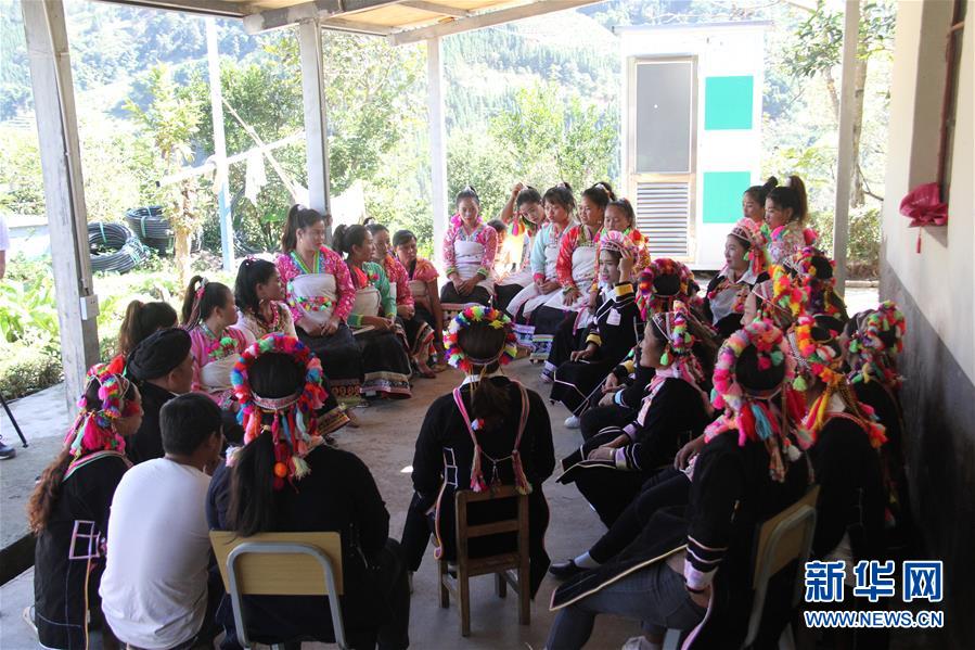 （五中全會精神在基層&middot;圖文互動）（5）天津、福建、廣東、云南等地創(chuàng)新形式讓黨的十九屆五中全會精神&ldquo;飛入尋常百姓家&rdquo;