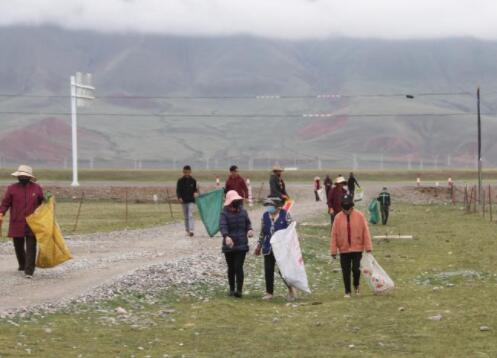 為了心中那片綠&mdash;&mdash;長(zhǎng)江源頭的撿垃圾志愿隊(duì)