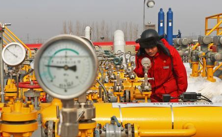 這個春節(jié)，他們留在工地和單位過年