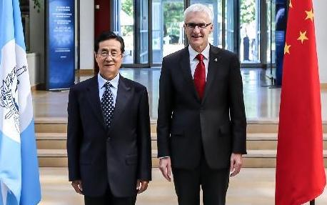 趙洪祝會(huì)見(jiàn)國(guó)際刑警組織秘書長(zhǎng)