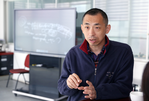 在黑洞的最中心，是平行宇宙的另外一個(gè)入口